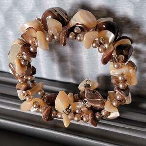 Cream Brown Chip Bead Stretch Bracelet Faux Pearl Cluster Iridescent Chunky Band